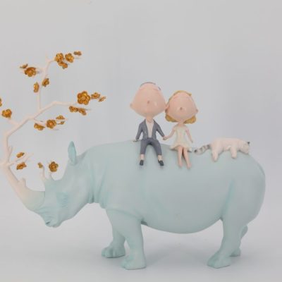 戀愛犀牛(藍）<br> Rhinoceros In Love <br> 48x35x14cm <br> PU & Fiberglass <br> Edition 377/500 <br> 2017